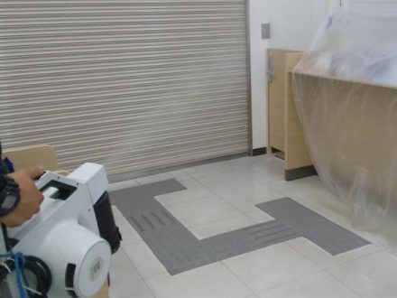 奈良市・店舗のノミ駆除の事例の処理前写真(1)