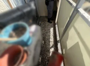 大阪府富田林市・マンションベランダ 鳩対策(ネット施工)