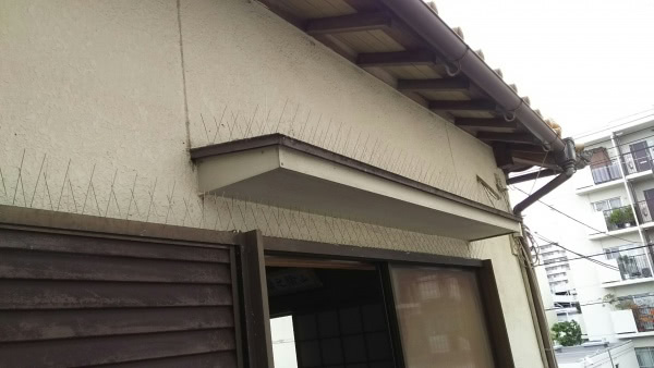 大阪市旭区・個人宅の防鳩スパイク設置の事例　の処理後写真(2)
