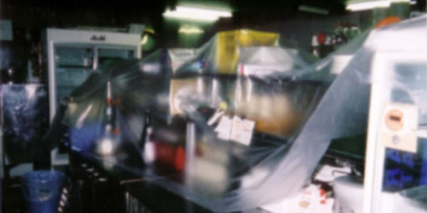 八尾市・飲食店のゴキブリ駆除の事例の処理前写真(2)