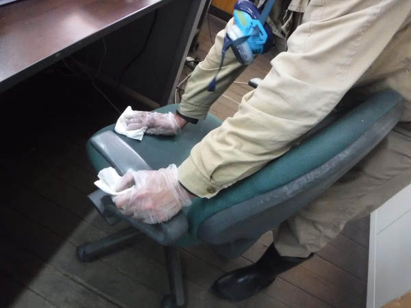 【予防】神戸市・事務所の新型コロナウイルス消毒除菌作業の事例の処理前写真(3)